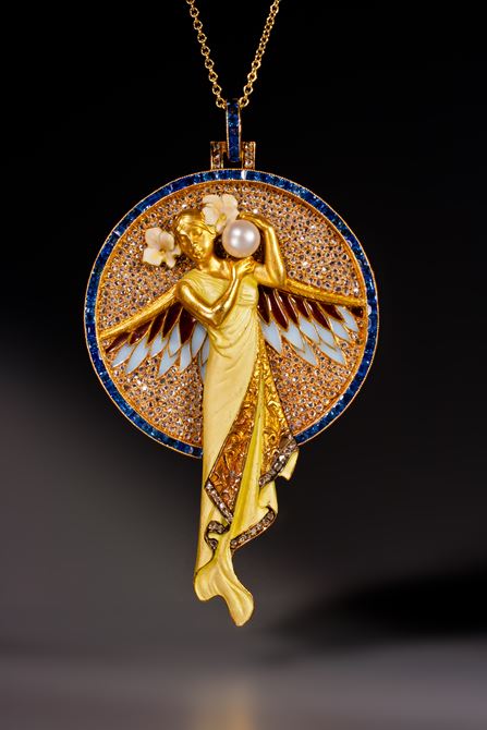 An important Art Nouveau pendant by Lluís Masriera i Rosés