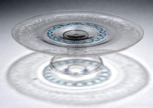 Serving dish on foot (alzata) decorated with glass aquamarine-colored cable rim and diamond line engraving of flowers